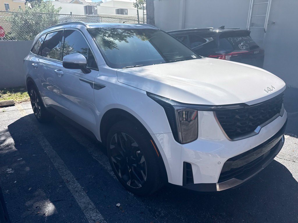 Certified 2026 Kia Sorento EX FWD image 3