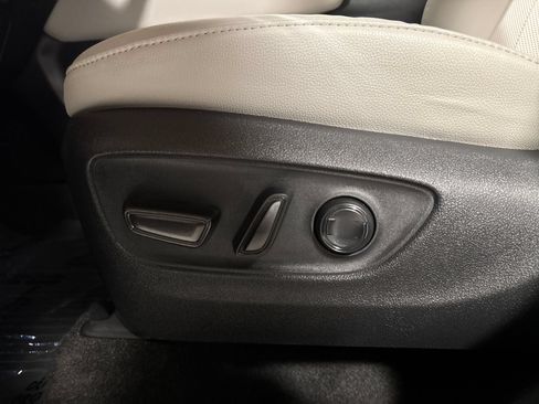 Used 2024 Toyota Grand Highlander AWD image 12