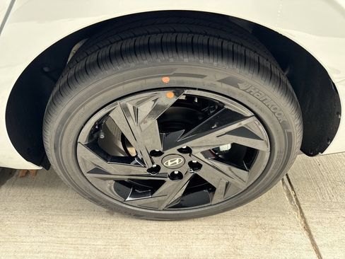 New 2026 Hyundai Elantra SEL Sport image 21