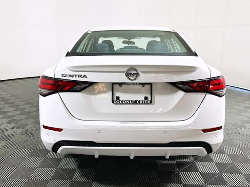 Used 2020 Nissan Sentra S image 4