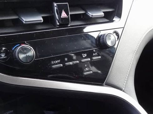 Used 2023 Toyota Camry XSE image 13