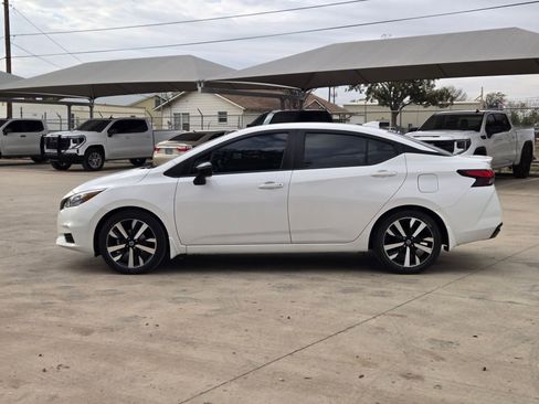 Used 2022 Nissan Versa SR w/ Electronics Package image 6