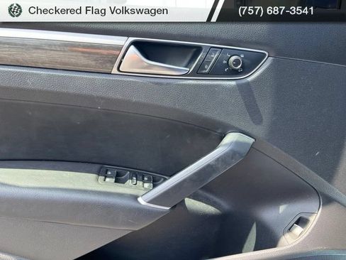 Used 2017 Volkswagen Passat 1.8T SEL Premium FWD image 14