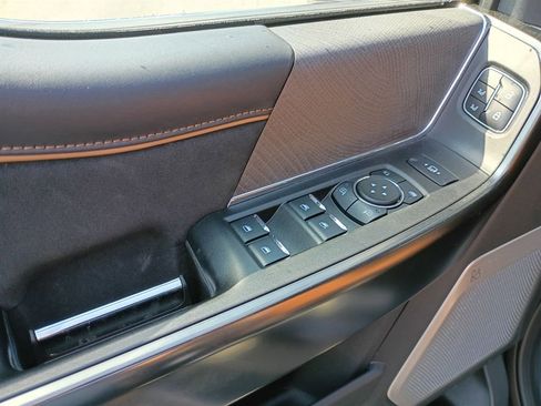 Used 2024 Ford F250 Platinum image 18