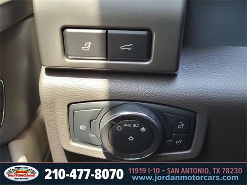 Used 2021 Ford Expedition XLT image 23