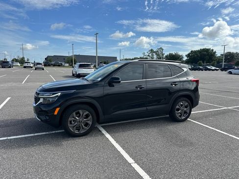 Used 2024 Kia Seltos S FWD image 11