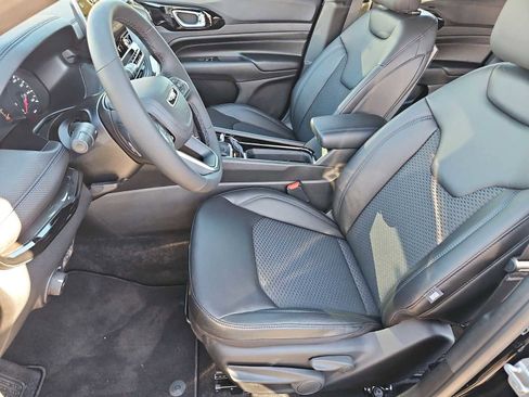 New 2026 Jeep Compass Latitude image 17