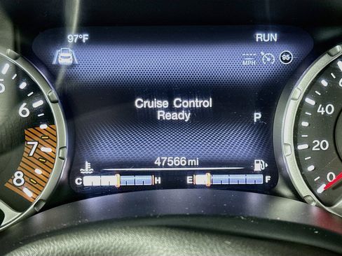 Used 2023 Jeep Renegade Latitude AWD/4WD image 19
