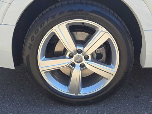Used 2019 Audi e-tron Prestige AWD/4WD image 9