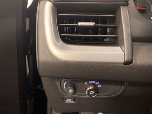 Used 2022 GMC Terrain SLE w/ Driver Convenience Package AWD/4WD image 16