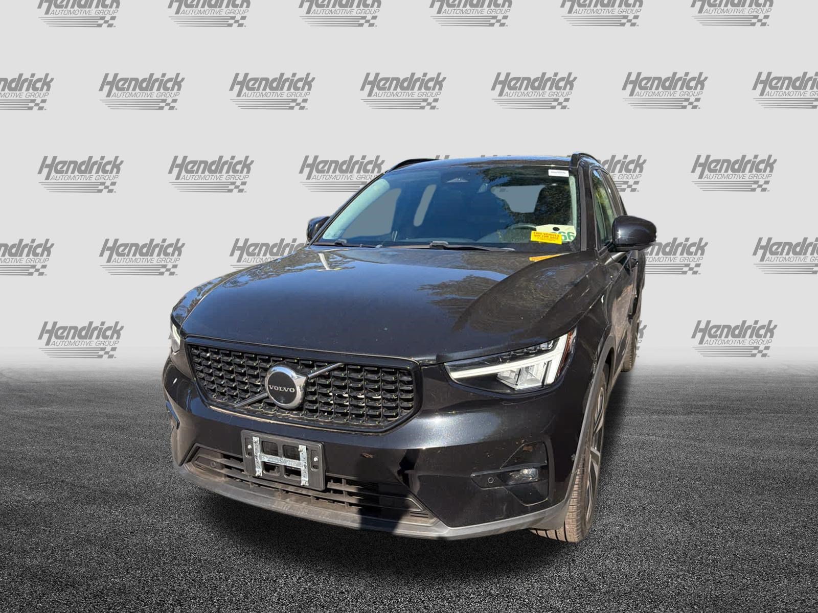 Used 2023 Volvo XC40 B5 Plus w/ Climate Package AWD/4WD image 7