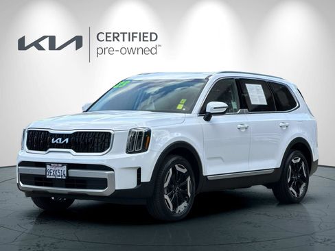 Certified 2023 Kia Telluride EX w/ EX Captain's Chair Package FWD image 8
