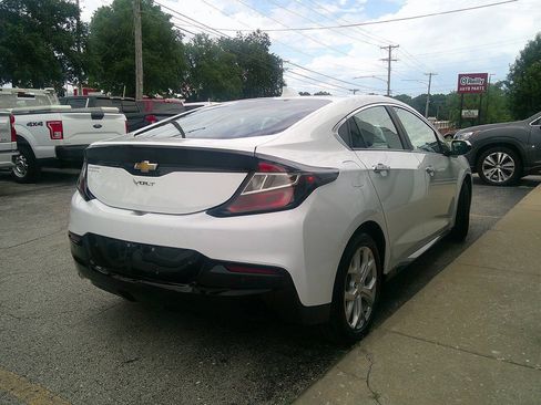 Used 2017 Chevrolet Volt Premier w/ Driver Confidence Package FWD image 4