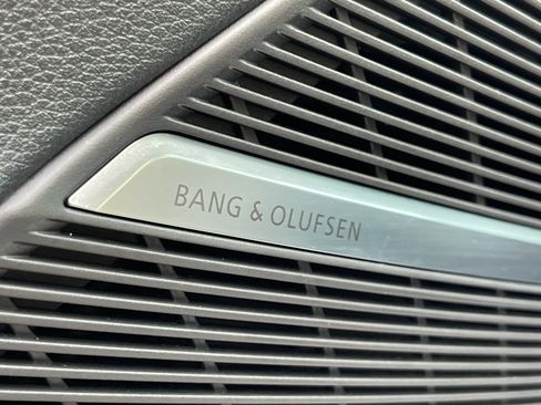 Used 2019 Audi Q8 Premium Plus image 15