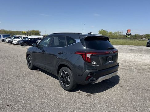 Used 2024 Kia Seltos EX AWD/4WD image 6