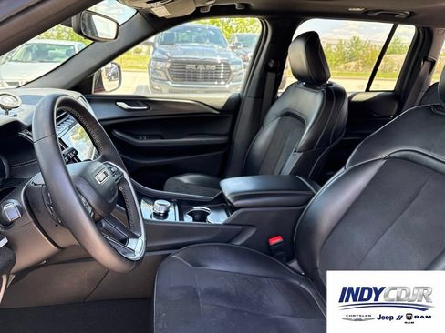 Used 2024 Jeep Grand Cherokee Altitude AWD/4WD image 7
