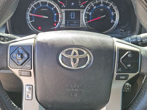 Used 2019 Toyota 4Runner SR5 AWD/4WD image 7