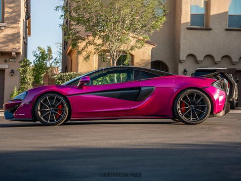 Used 2018 McLaren 570S Spider RWD image 13