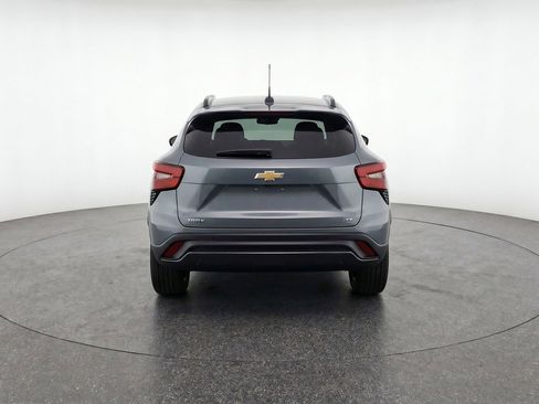 Used 2025 Chevrolet Trax LT w/ LT Convenience Package FWD image 7