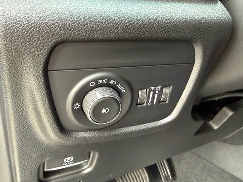 New 2025 Jeep Grand Cherokee Limited w/ Black Appearance Package image 15