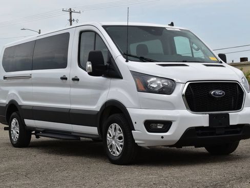 Used 2025 Ford Transit 350 XLT RWD image 3