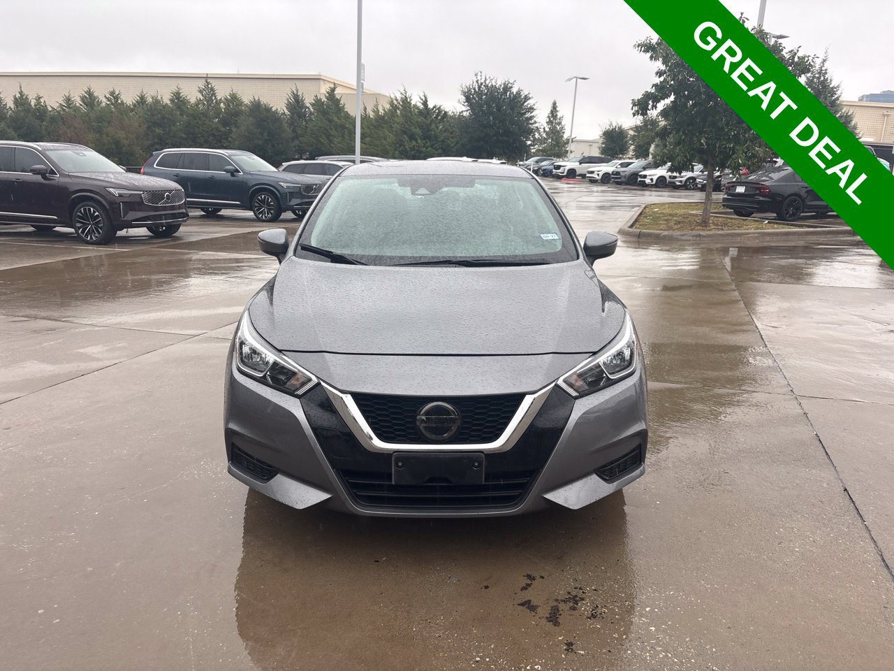 Used 2021 Nissan Versa SV FWD image 2