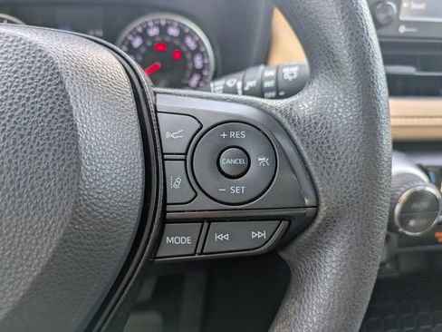Used 2022 Toyota RAV4 XLE w/ Convenience Package FWD image 25