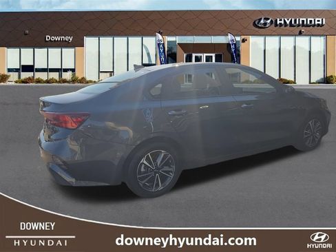 Used 2024 Kia Forte LXS FWD image 5
