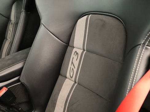 Used 2018 Porsche 911 GT3 RWD image 22