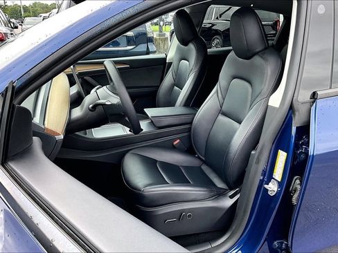 Used 2023 Tesla Model Y Long Range AWD/4WD image 22