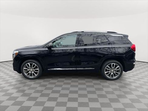 Used 2022 GMC Terrain Denali w/ LPO, 'HIT The Road' Package image 4