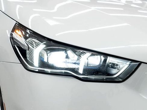 Used 2025 BMW 530i xDrive image 43