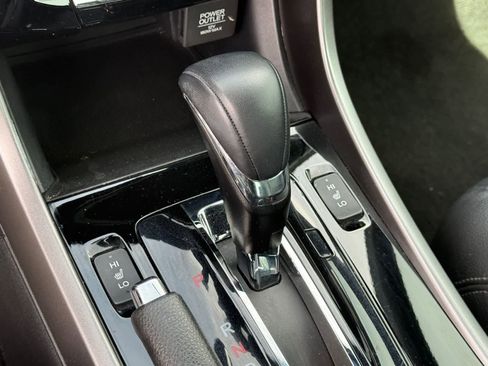 Used 2017 Honda Accord EX-L image 19