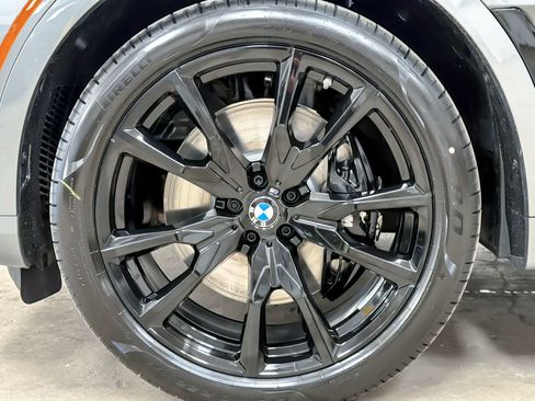New 2026 BMW X7 M60i image 25