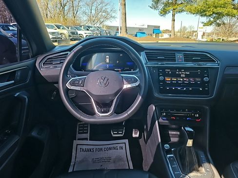 Certified 2023 Volkswagen Tiguan SE R-Line image 10