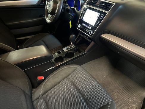 Used 2018 Subaru Outback 2.5i Premium image 15
