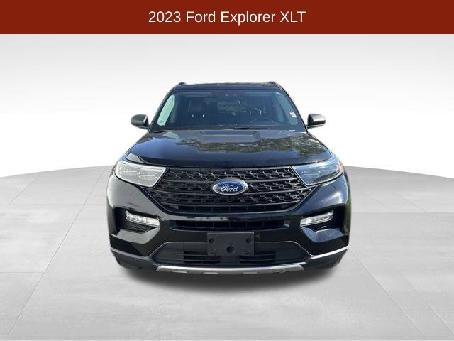 Used 2023 Ford Explorer XLT w/ Equipment Group 202A AWD/4WD image 2