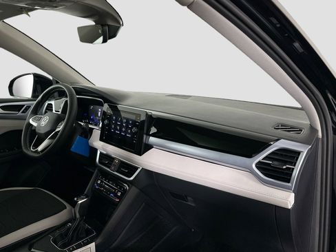 New 2025 Volkswagen Taos SE image 23