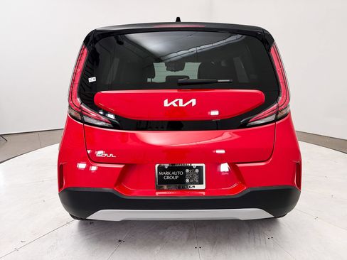 Certified 2025 Kia Soul EX FWD image 17