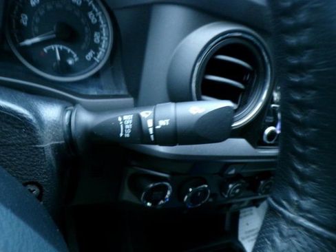 Used 2020 Toyota Tacoma TRD Sport image 15