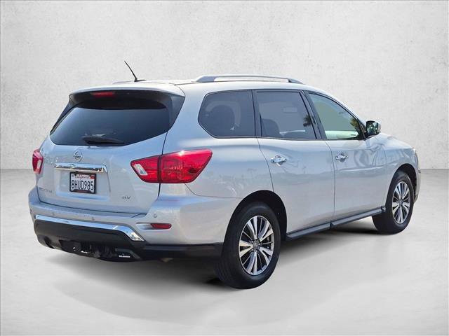 Used 2018 Nissan Pathfinder SV w/ SV Tech Package FWD image 5