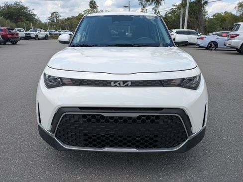 Used 2024 Kia Soul LX w/ Option Group 015 FWD image 9