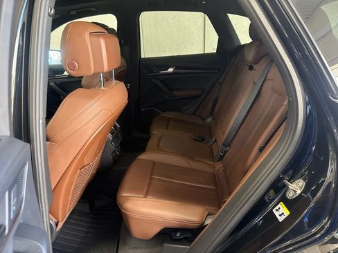 Used 2019 Audi Q5 2.0T Premium Plus w/ Premium Plus Package AWD/4WD image 11