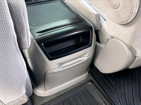 Used 2017 Toyota Sienna LE image 40