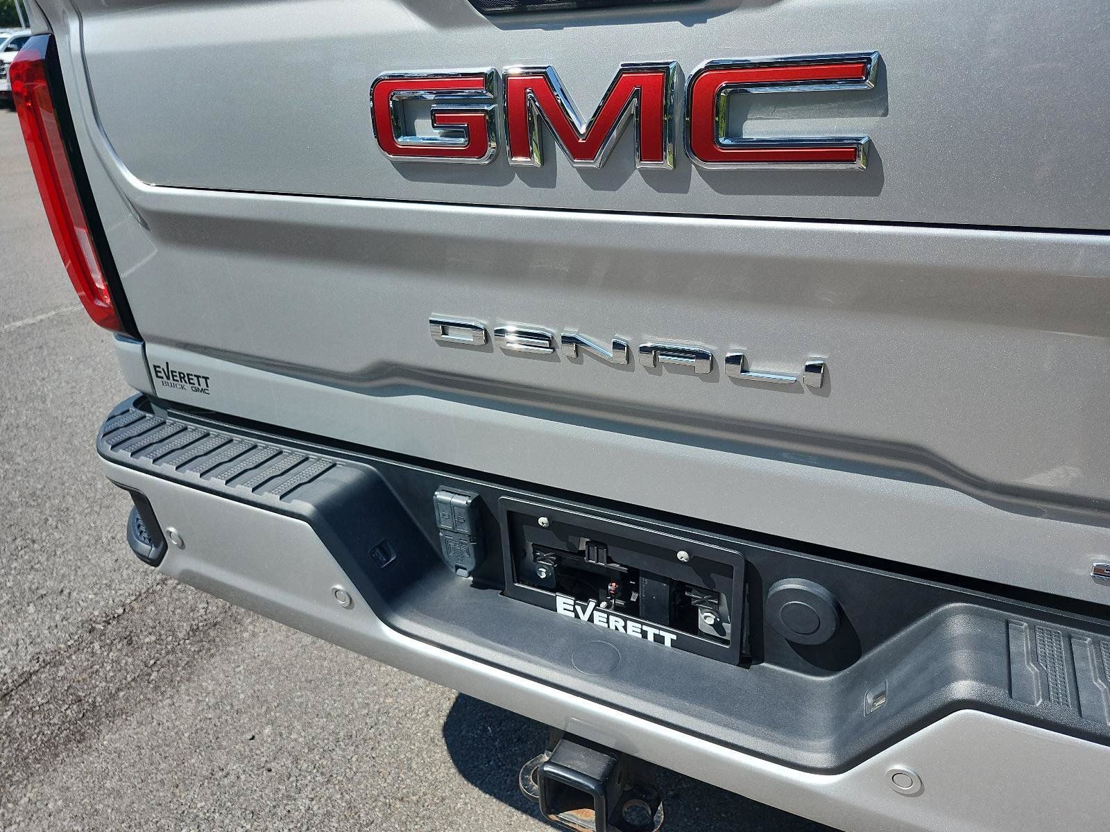 Used 2023 GMC Sierra 2500 Denali w/ Denali Ultimate Package AWD/4WD image 4