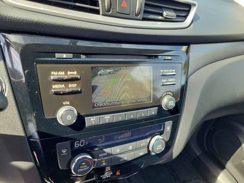 Used 2016 Nissan Rogue SV FWD image 29