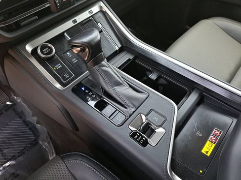 Used 2025 Lexus GX 550 w/ Cold Area Package AWD/4WD image 28