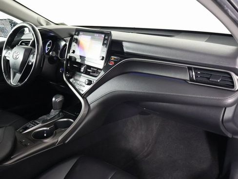 Used 2022 Toyota Camry XSE w/ Navigation Upgrade Package FWD image 9