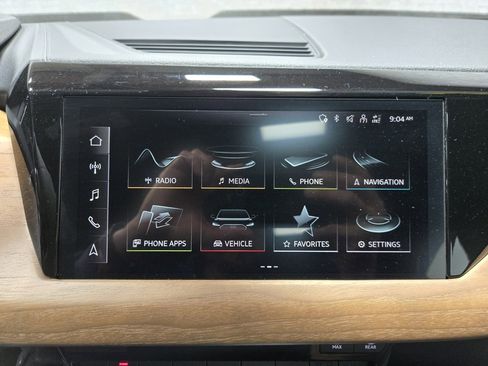 Used 2022 Audi e-tron GT Premium Plus image 24