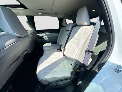 Certified 2026 INFINITI QX60 Luxe w/ Cargo Package FWD image 27